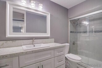 3050 Rue Dorleans, Unit 232 in San Diego, CA - Foto de edificio - Building Photo