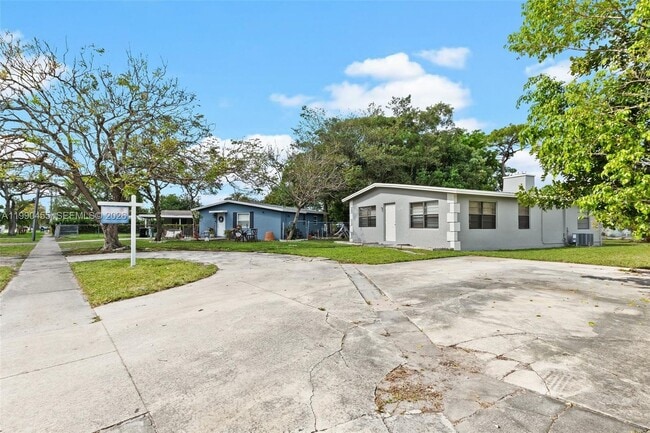 1557 NW 15th Ave in Fort Lauderdale, FL - Building Photo - Building Photo