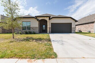 815 N 3rd St in Wolfforth, TX - Building Photo - Building Photo