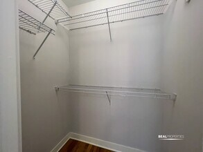 2420 N Kedzie Blvd in Chicago, IL - Building Photo - Building Photo