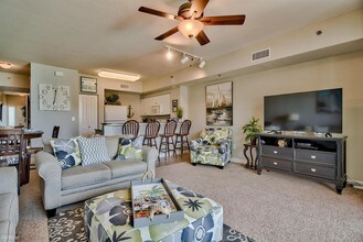 9900 S Thomas Dr-Unit -Unit 2027 in Panama City Beach, FL - Building Photo - Building Photo