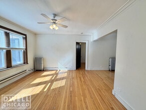 4208 N Clark St, Unit 1 in Chicago, IL - Building Photo - Building Photo