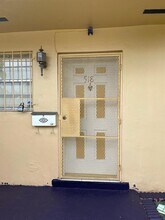 518 NW 179th St in Miami Gardens, FL - Building Photo - Building Photo