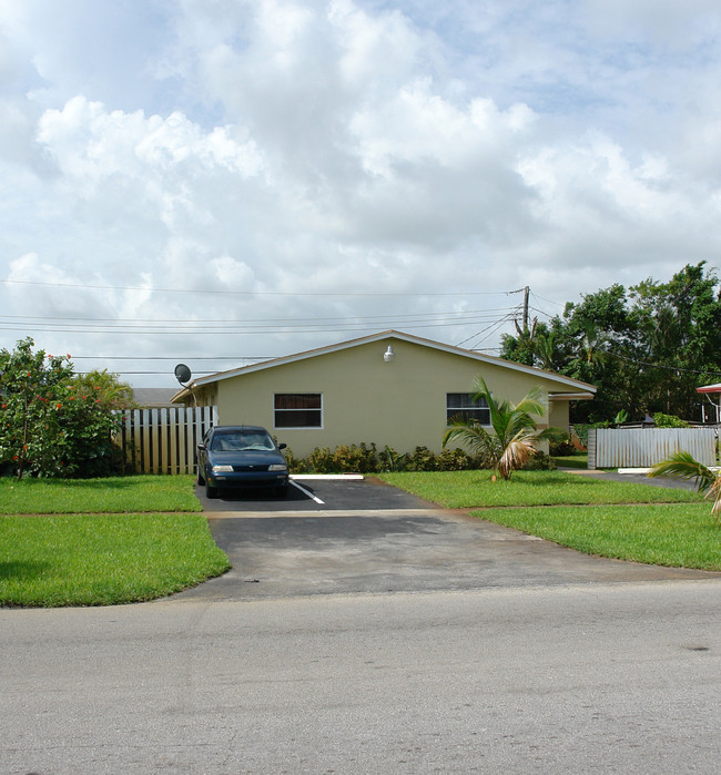 5800 NW 15th St in Fort Lauderdale, FL - Building Photo - Building Photo