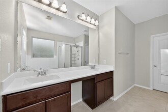 154 Meadow Grove Dr in Conroe, TX - Building Photo - Building Photo