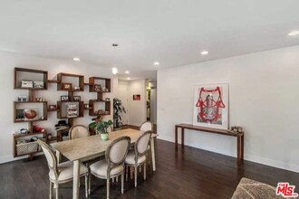 817 N Alfred St in Los Angeles, CA - Building Photo - Building Photo
