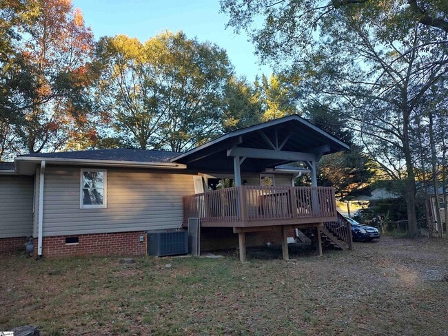 111 Middleton Ln in Greenville, SC - Foto de edificio - Building Photo