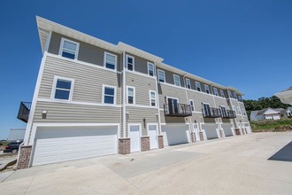 Legacy Condos in Waverly, IA - Foto de edificio - Building Photo