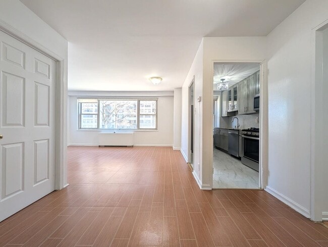 225 ST PAUL Ave in Jersey City, NJ - Building Photo - Building Photo