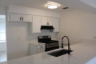 12111 Wood Forest Dr in Houston, TX - Building Photo - Building Photo