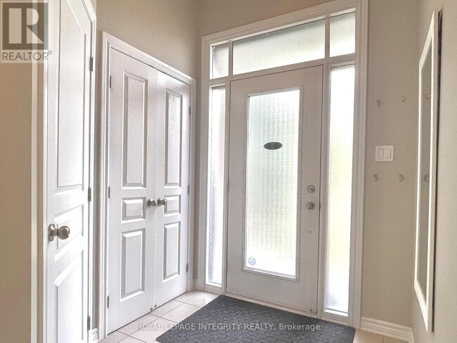 616 Whitecliffs Ave in Ottawa, ON - Building Photo - Building Photo