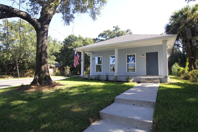 1416 N Hayne St in Pensacola, FL - Building Photo - Building Photo