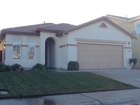 1945 Glenveagh Ln in Lincoln, CA - Building Photo
