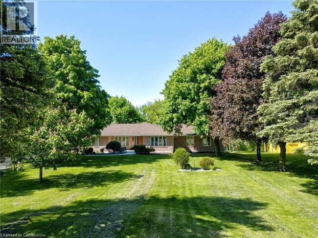 10158 Old Pine Crest Rd in Halton Hills, ON - Building Photo - Building Photo