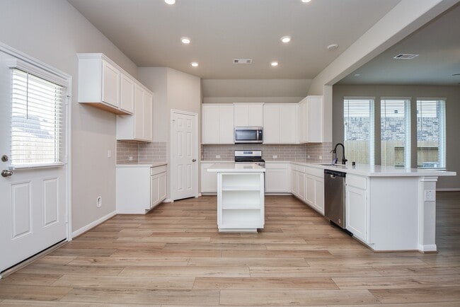 property at 2642 Settler Hl Dr