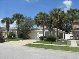 3240 Brewster Dr in Kissimmee, FL - Building Photo
