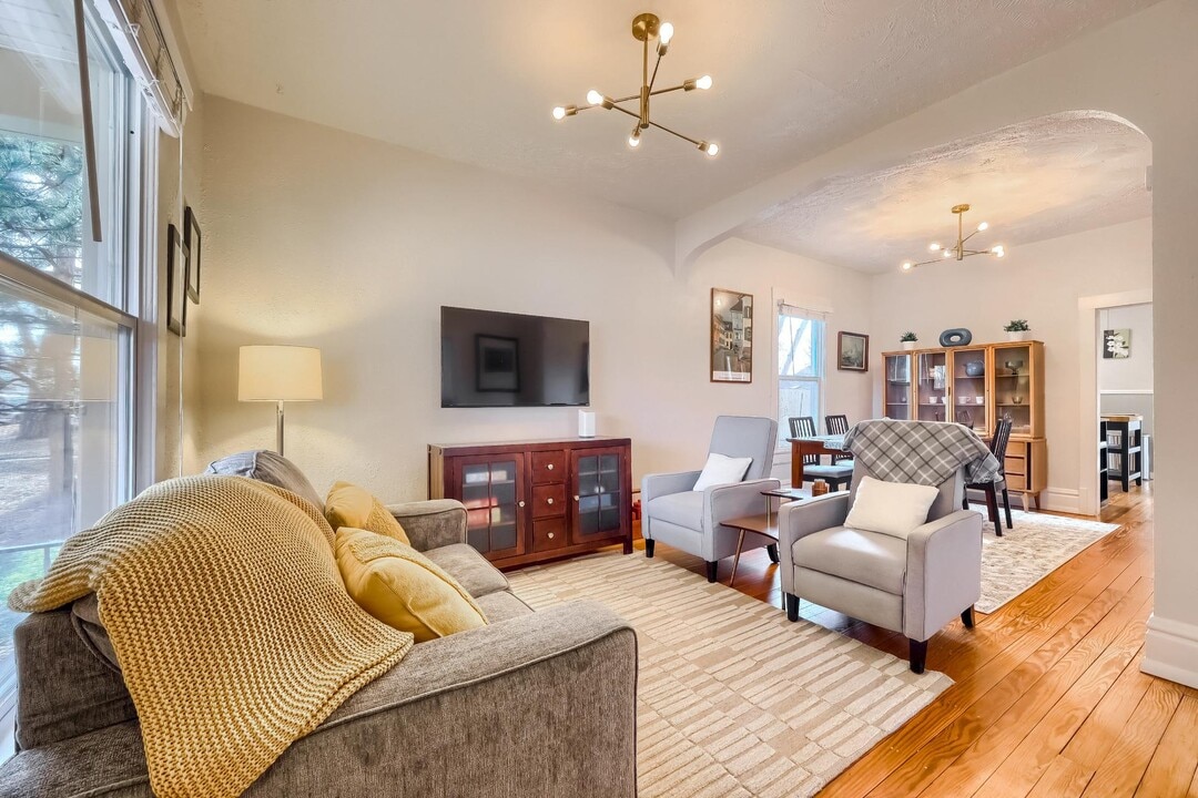 3039 S Bannock St in Englewood, CO - Foto de edificio