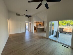 2204 Lausett Ave in San Jose, CA - Foto de edificio - Building Photo