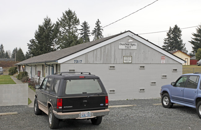 Pinewood Apartments in Lakewood, WA - Building Photo - Building Photo