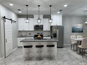 14 N Crown Point in Pharr, TX - Building Photo - Building Photo