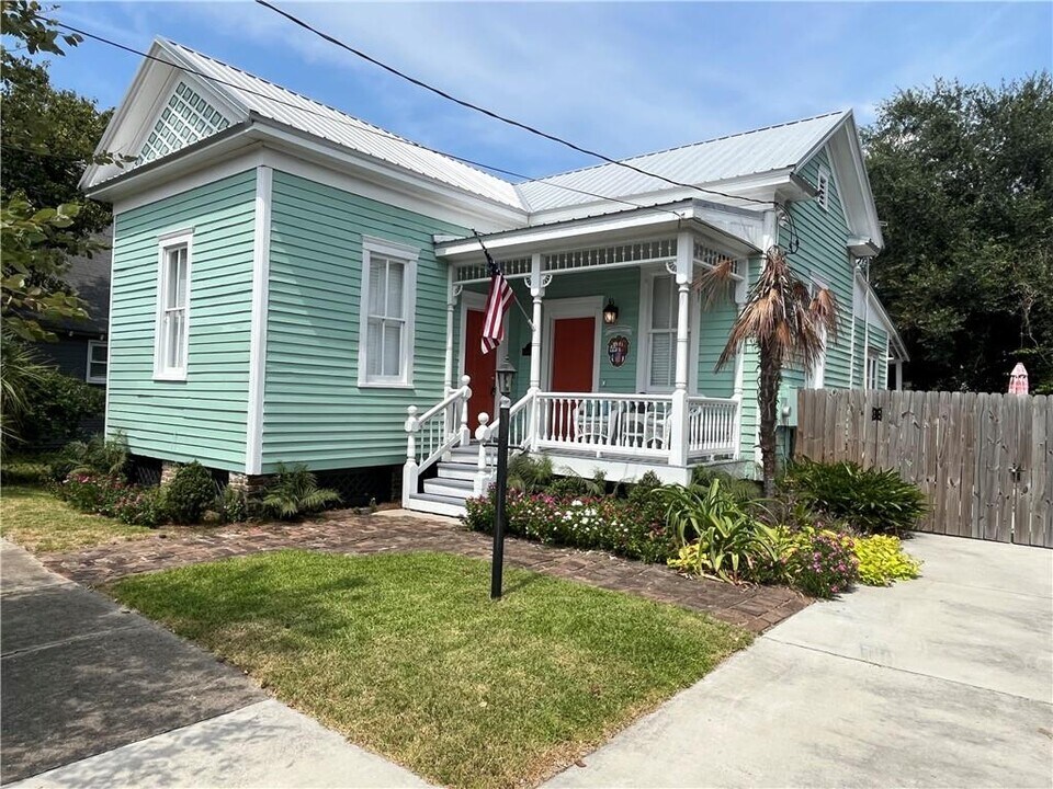 12 N Dearborn St in Mobile, AL - Building Photo