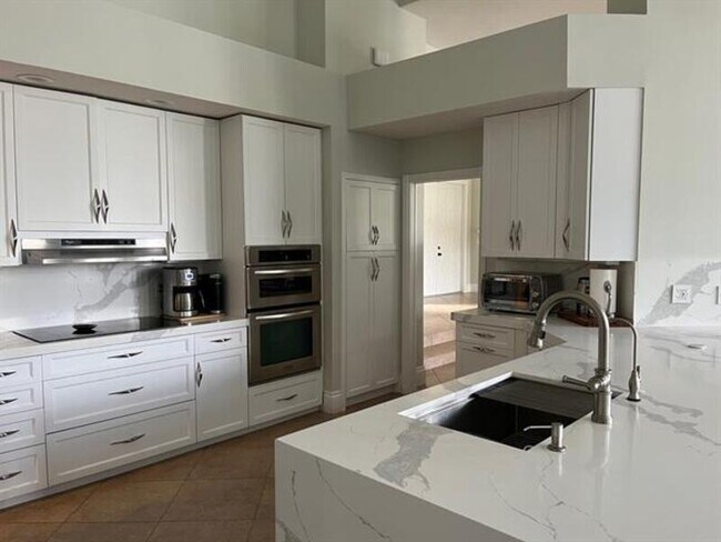 20252 Ocean Key Dr in Boca Raton, FL - Foto de edificio - Building Photo