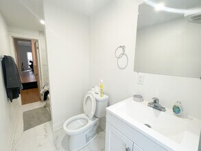 157 Huron St in Toronto, ON - Building Photo - Building Photo