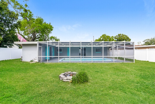 754 Avenue North Southeast in Winter Haven, FL - Foto de edificio - Building Photo