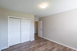 Garden Court Apartments in Sault Ste Marie, ON - Building Photo - Building Photo