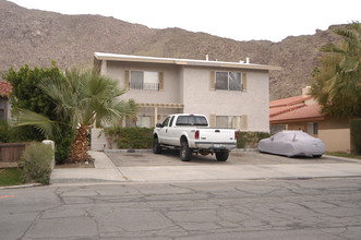 219-225 S Cahuilla Rd in Palm Springs, CA - Building Photo - Building Photo