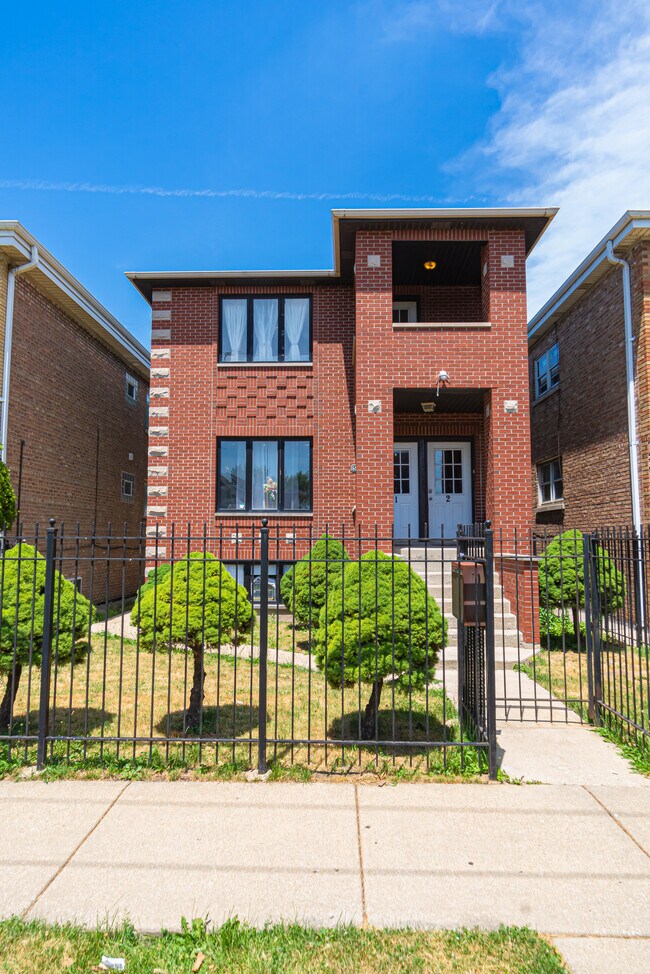 5536 W 63rd Plz, Unit 1