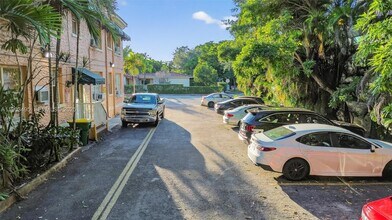 3409 S Le Jeune Rd in Miami, FL - Foto de edificio - Building Photo