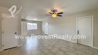 22091 Goshute Ave in Apple Valley, CA - Building Photo - Building Photo