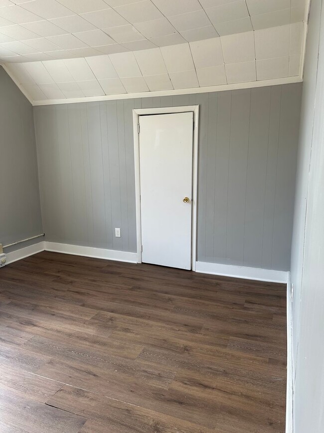 property at 214 S 16th St