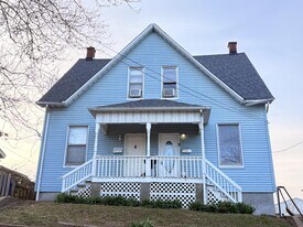 109 S 13th St in Belleville, IL - Building Photo