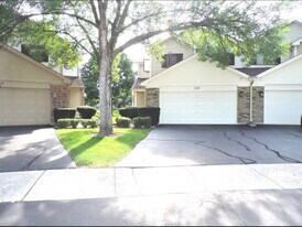 245 Carlisle Ave in Westmont, IL - Building Photo