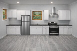 8 Jackson St in Glen Cove, NY - Building Photo