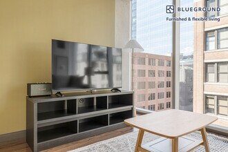 601 W Jackson Blvd in Chicago, IL - Foto de edificio - Building Photo