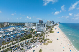 The Illini Condominium in Fort Lauderdale, FL - Building Photo - Building Photo