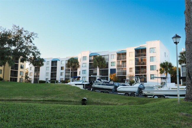 2424 W Tampa Bay Blvd in Tampa, FL - Building Photo - Building Photo