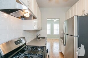 1932 W Winona St, Unit 3 in Chicago, IL - Building Photo