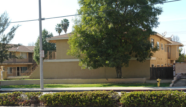 2167 N Towne Ave in Pomona, CA - Building Photo - Building Photo