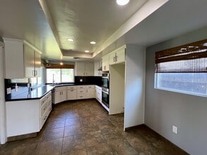 6508 Landfair Dr in Bakersfield, CA - Building Photo - Building Photo