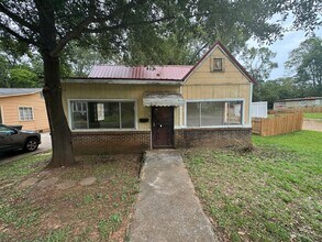 2516 Powderly Ave SW in Birmingham, AL - Foto de edificio - Building Photo