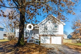 514 NE Deerfield Cir in Lee's Summit, MO - Building Photo