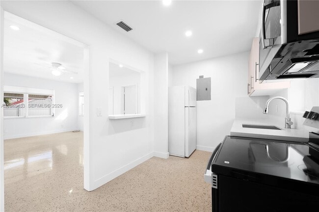 1711 Funston St in Hollywood, FL - Building Photo - Building Photo