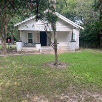 1005 Wolfe City Dr in Greenville, TX - Building Photo