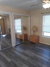 104 E Parade Dr in South Padre Island, TX - Building Photo - Building Photo