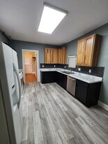 207 N 6th St, Unit #1 (Lower) in Watertown, WI - Building Photo