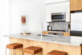 264 Webster Ave in Brooklyn, NY - Building Photo - Building Photo